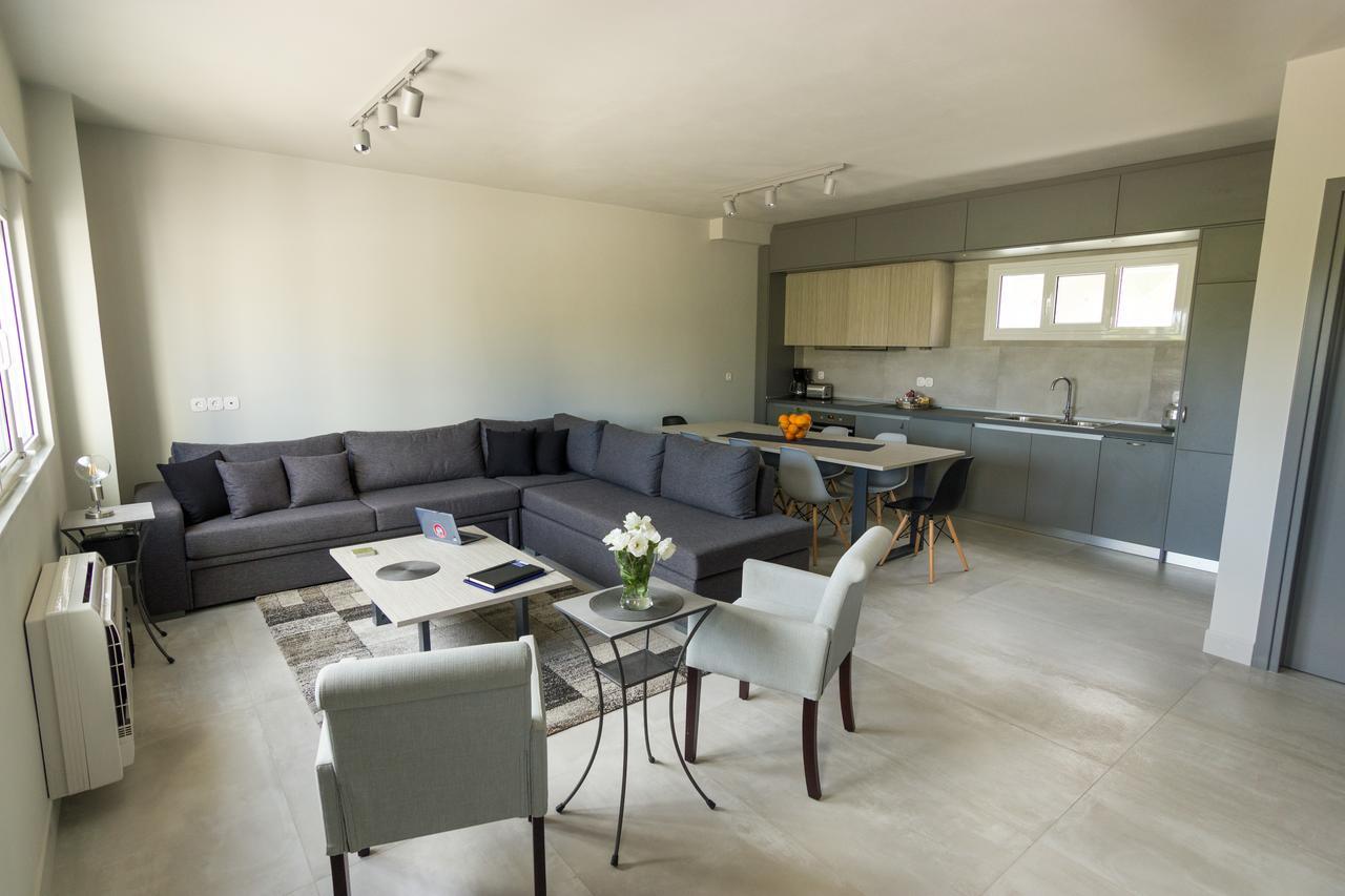 Amera - Troumpas Family Apartments Leonídion エクステリア 写真