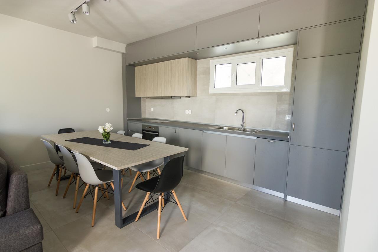 Amera - Troumpas Family Apartments Leonídion エクステリア 写真