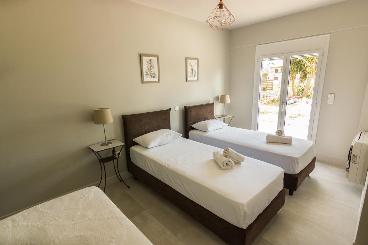 Amera - Troumpas Family Apartments Leonídion エクステリア 写真