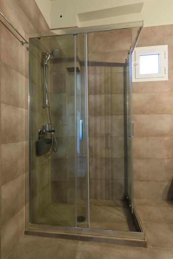 Amera - Troumpas Family Apartments Leonídion エクステリア 写真