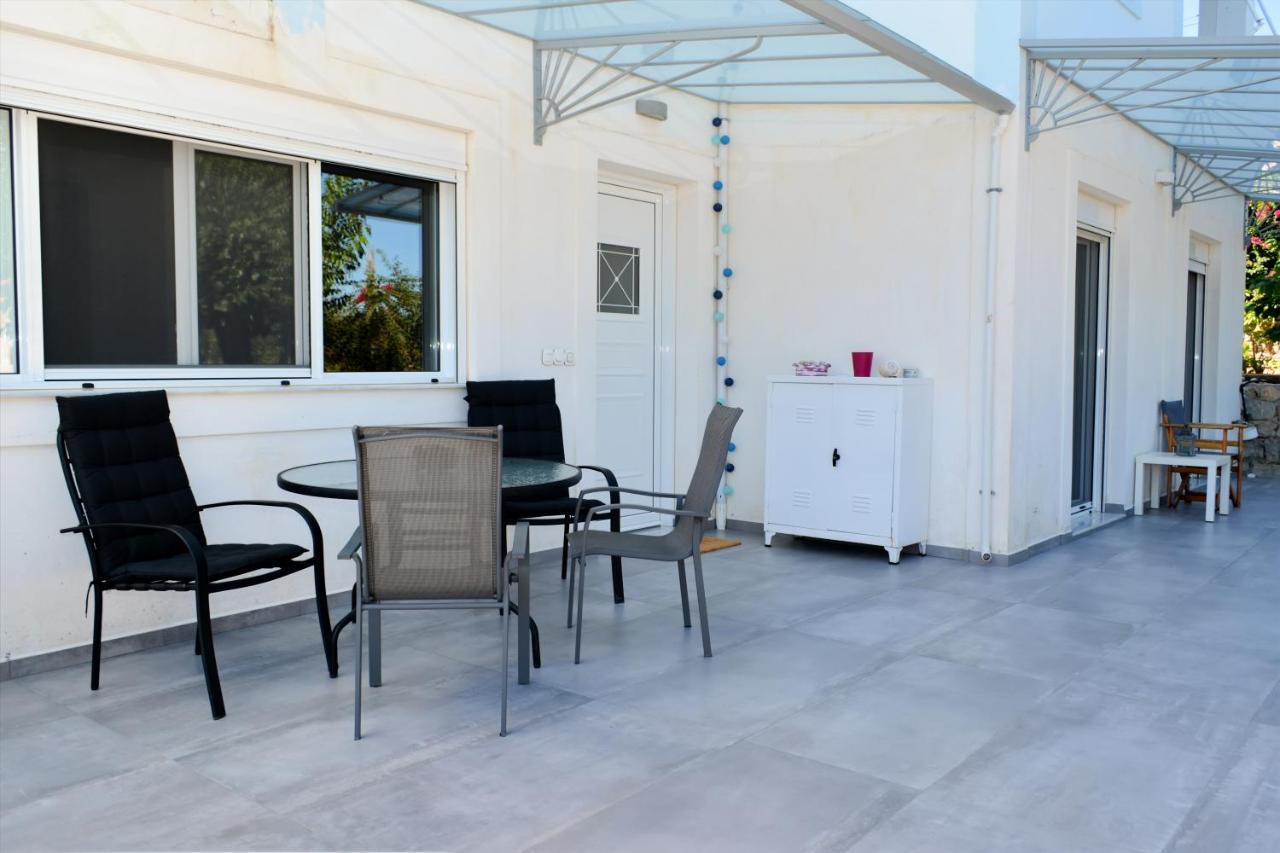 Amera - Troumpas Family Apartments Leonídion エクステリア 写真